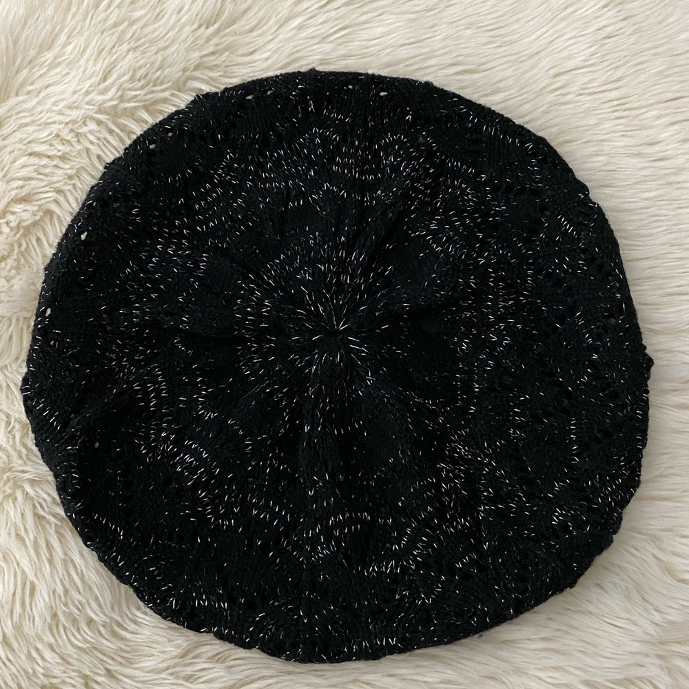 Black sparkly beanie hat / beret